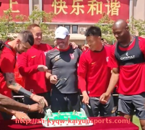 ky开云-世俱杯主裁提前换人认定条件及特殊情况应急说明